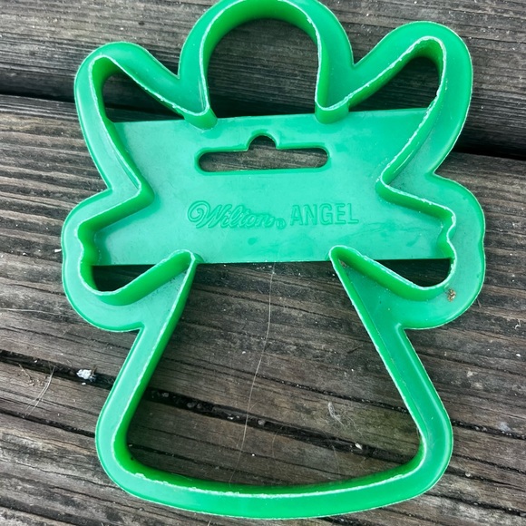 VINTAGE WILTON ASSORTED COOKIE CUTTER BUNDLE OF 8 - Picture 3 of 10